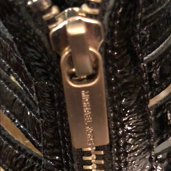 Michael Kors caged sandals. - Picture 5 of 5